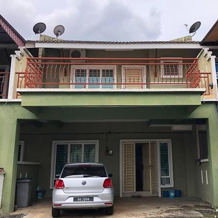 Nice Seremban 2 1/2 Storey House With 4 Rooms Экстерьер фото